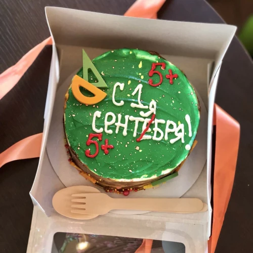 Бенто торт #1346 с надписью и фигуркой линейка 700 г, зеленый