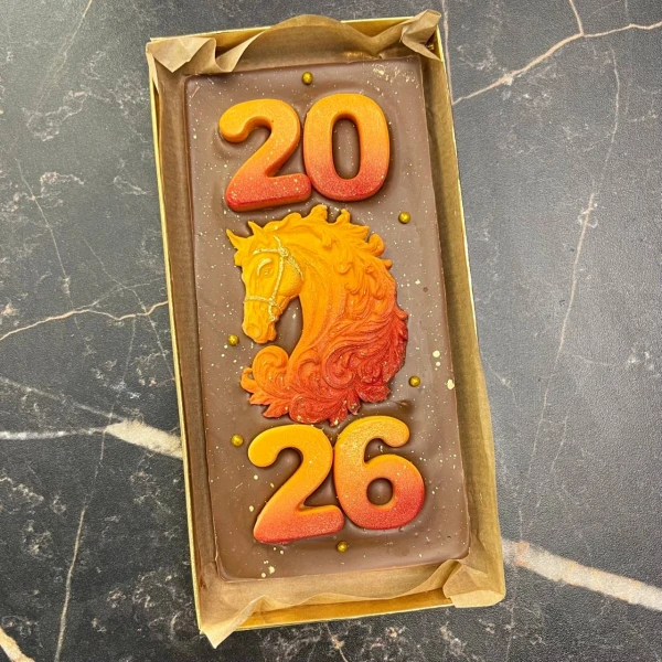 Шоколадка ручной работы #2900 на новый год 2026, 130 г