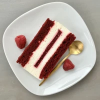 Красный бархат с малиновым конфи