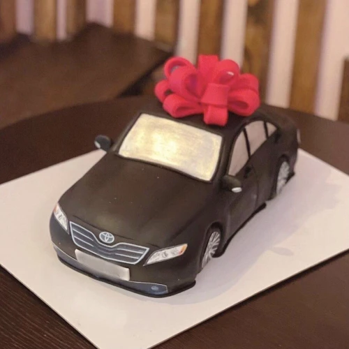 Торт для мужчин #1541 машина toyota с бантиком мастика, черный