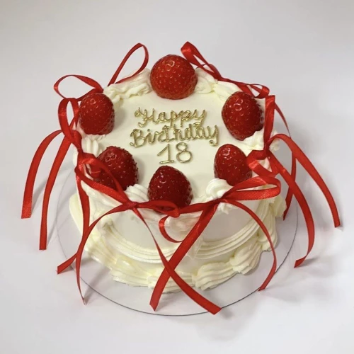 Бенто торт #2918 с надписью клубникой и рюшами 700г, белый