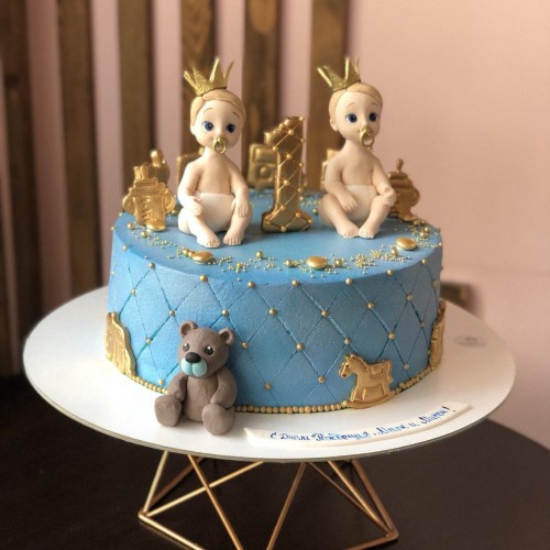Торт на годик #1414 с фигурками близнецы и мишка, голубой