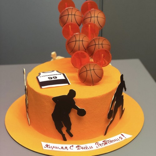 Торт для мальчиков #2577 баскетболисты с леденцами, оранжевый