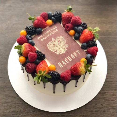 Торт для мужчин #513 с картинкой паспорта и свежими ягодами, белый