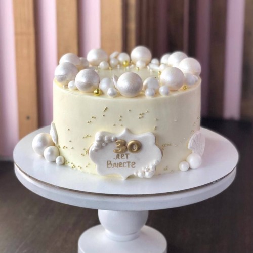 Торт свадебный #1285 с шоколадными шариками, белый