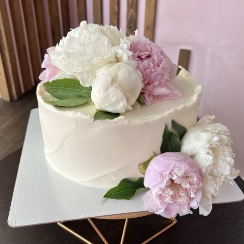 Торт свадебный #1721 с пионами, белый