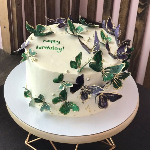 Торт для женщин #1672 с бабочками, белый