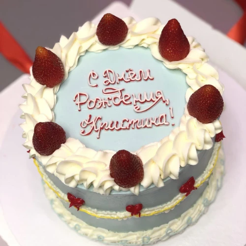 Торт для женщин #2613 с клубникой, ламбет голубой