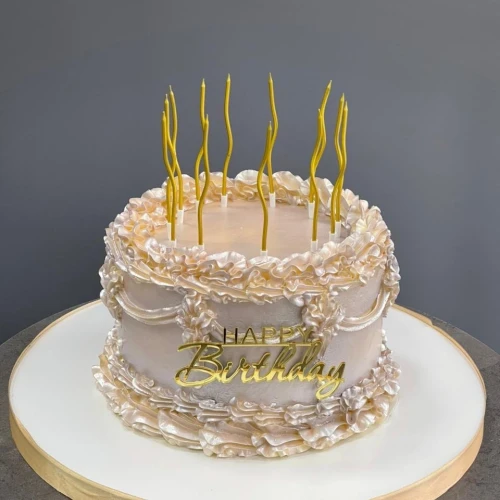 Торт для женщин #2927 с рюшами и топпером, ламбет нюдовый