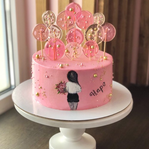 Торт для женщин #570 с леденцами и рисунком девушки, розовый