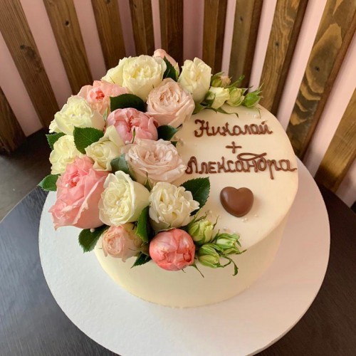 Торт свадебный #939 с розами, белый
