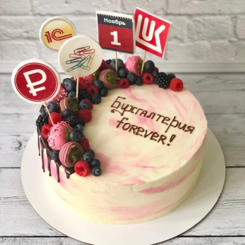 Торт для организации #653 с ягодами клубникой в шоколаде и кружками с логотипами, белый