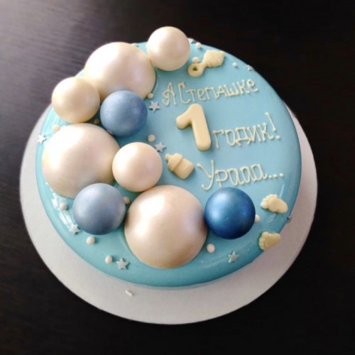 Торт на годик #695 муссовый с шоколадными шариками, голубой