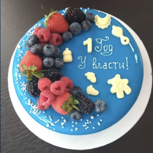 Торт на годик #696 муссовый с ягодами, синий